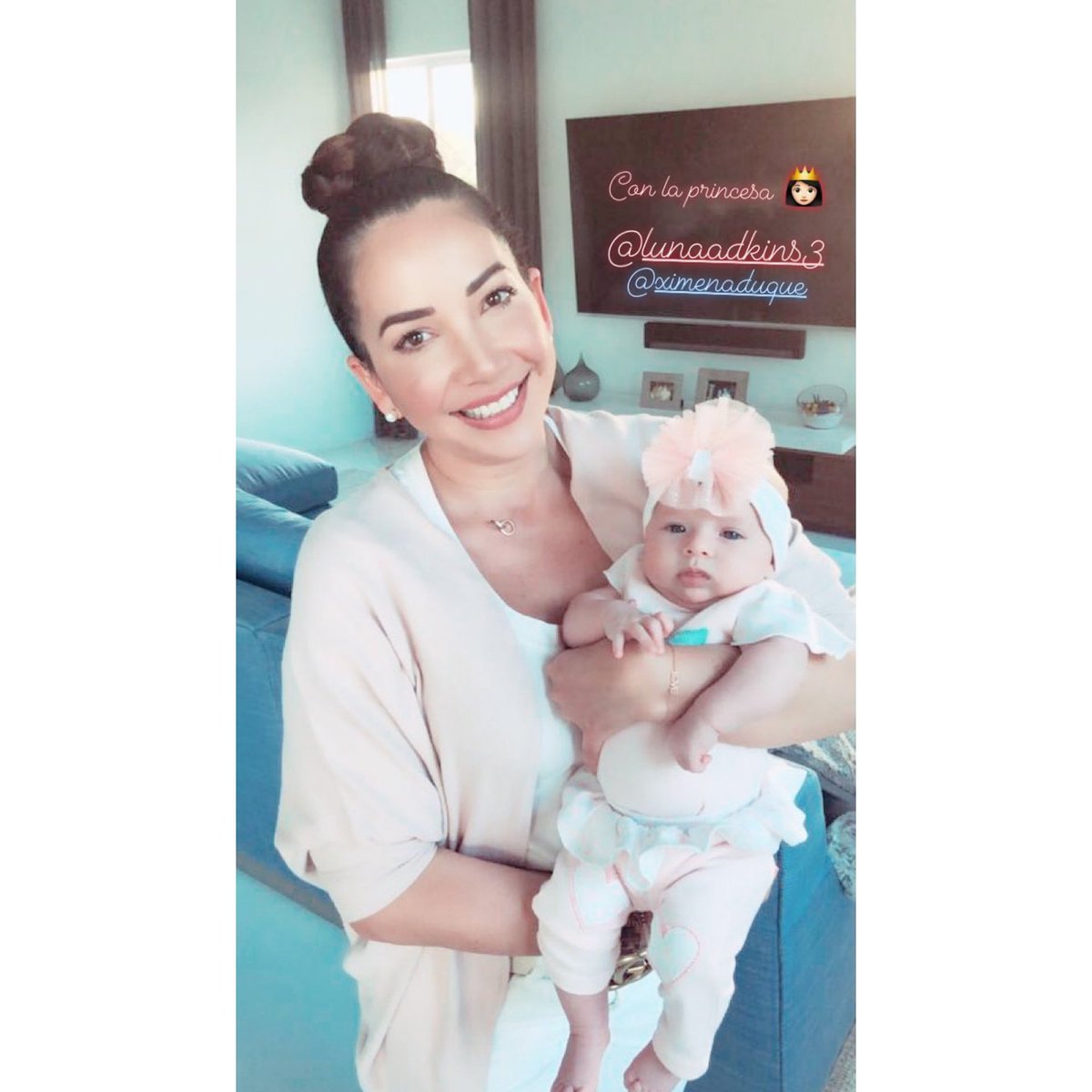 DuqueXimeFans's tweet photo. La Princesa Luna con su tia Julia😍💗
@ximenaduque #LunaAdkinsDuque @MarreroJulia #BabyGirl 🌙 https://t.co/7KifxG9del