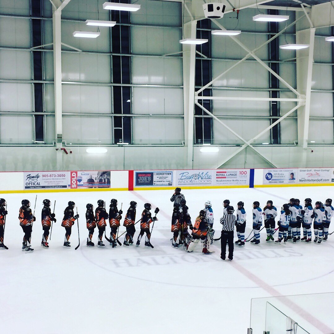 TigersPeeweeB's tweet photo. Tigers celebrate after a big 2-1 win over Halton #roadtoprovincials #teamworkmakesthedreamwork #gotigers https://t.co/CxCSbrxzxj