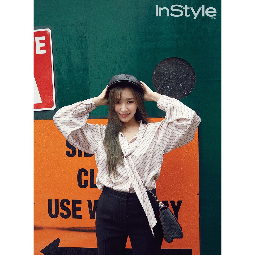 miyoungstagram's tweet photo. [INSTAGRAM CAROUSEL] xolovestephi: “Unfamiliar Comforts ☔️.”
A rainy day in the city with Tiffany 🗽— for the March issue of… https://t.co/sWTEgdKjAZ (6P) https://t.co/XKIHIzGHEU
