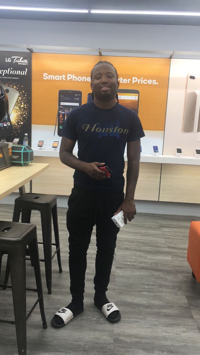 MML502NORMANDY's tweet photo. Another happy customer @elterevanspg @hafizjamshed27 @erikabyerly281 @MassothMitchell @MMLWIRELESS 
#HouTown
#Tax18
#BoostNation https://t.co/dfQ66gDVNQ
