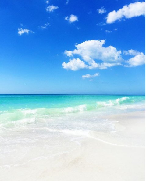 AMIvacations's tweet photo. Perfect. #SunshineState #VacationMode

 📸: sunset.blonde https://t.co/RwA0UM5j0a