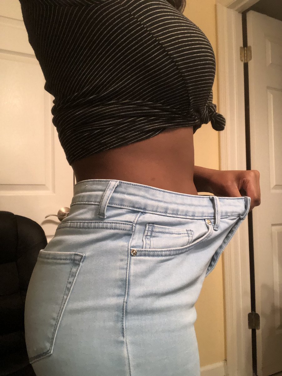 _Tiajaa's tweet photo. From sz 9 to sz 7, lil mama is slimming down😜.i used to have zero room in these jeans. Wait til summer bitches😌. Last pic is really just because i like my ass. #ItsASlowProcess https://t.co/f0t0eZEygt