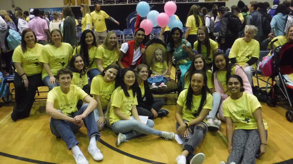 Grandview_HS's tweet image. It was a great Wish Week 2018! Thank you everyone for your donations, participation and dedication to changing one little girl’s life. Here is your 2018 Lip Dub, dedicated to Alex, our 2018 Wish Child! #allforalex GHS lib dub-youtu.be/AKE_5MMTGZw