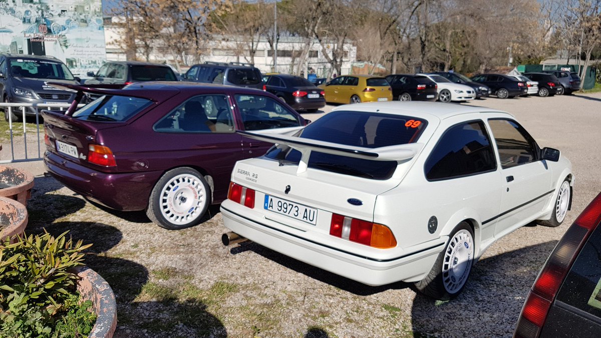 CarloOCB's tweet photo. Desde #classicauto2018 https://t.co/gTEvZVrbo0
