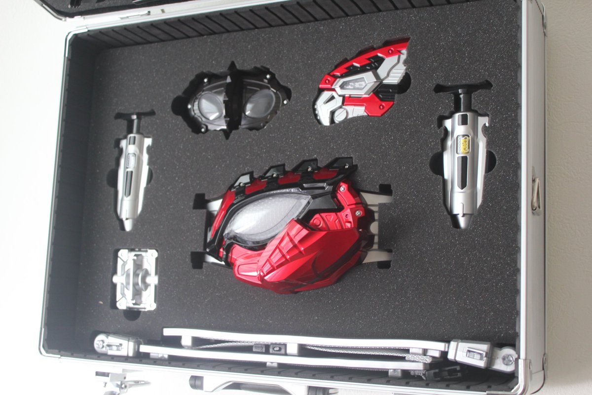 fukuoka_iiduka's tweet image. 来週にかけて、ヤフオクにて出品いたします。
今までご紹介している画像の物を出品予定です。
#仮面ライダー　#フルボトル　#dreambox製作　#dreambox
#ｃｓｍファイズ　#ｃｓｍダブル　#ｃｓｍｗ　#仮面ライダービルド
#収納ケース　#コレクションbox