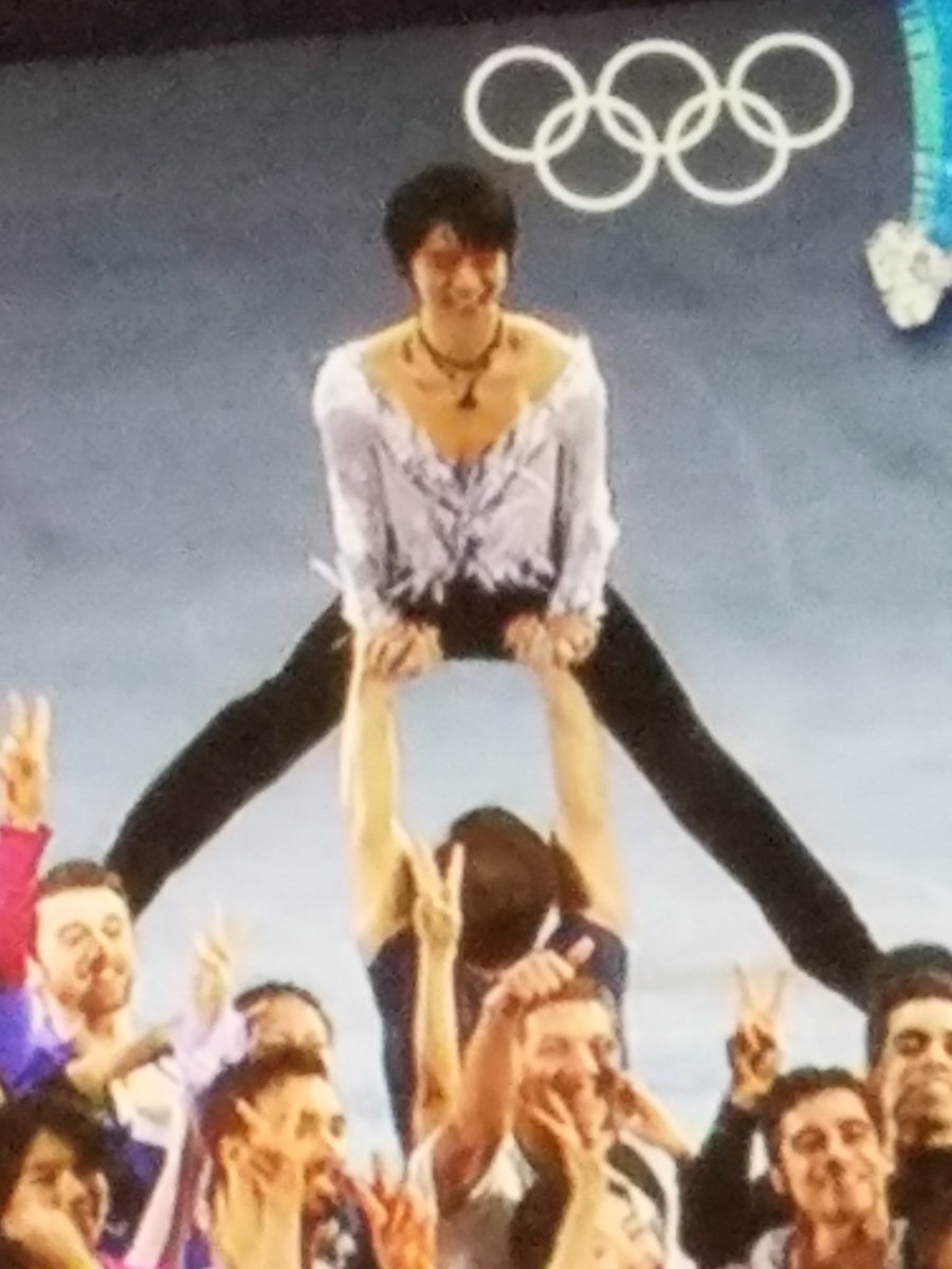 練習の時のお遊びかと思いきや 羽生選手を伊 ホタレック選手がエキシビションのフィナーレで高々とリフト Togetter 練習の時のお遊びかと思いきや 羽生選手を伊 ホタレック選手がエキシビションのフィナーレで高々とリフト Togetter