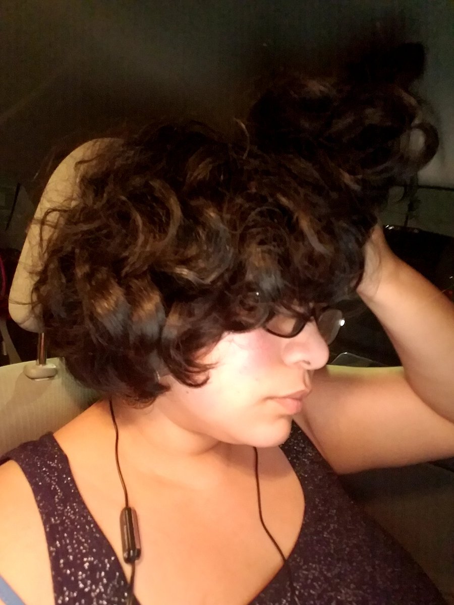 RosaIXCHEL0's tweet photo. SRSLY SEND HALP lol too much
#CabelloGrande #Cabello #Hair https://t.co/kE59jwnebj