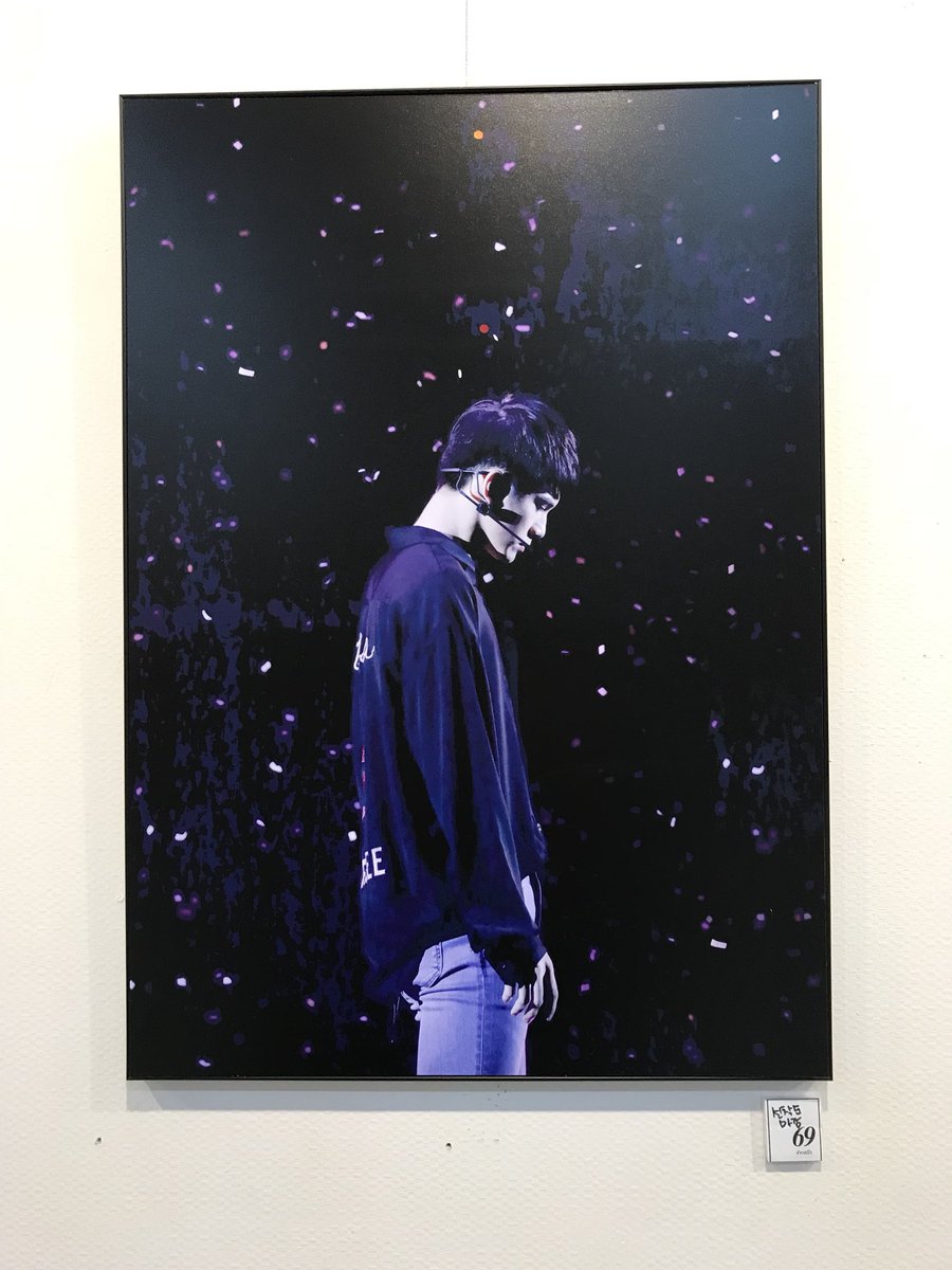 seuduhehyo's tweet photo. #4walls_2nd_day 
제 생의 첫 민현이 전시회였는데 너무 행복했어요ㅠㅠ 굿즈도 있는거 다 사고... 액자도 사고싶었는데 갖고싶었던거가 다 품절이라ㅠㅠ 정말 전시회 열어주셔서 감사했습니다❣️❣️ https://t.co/HztNG18H45