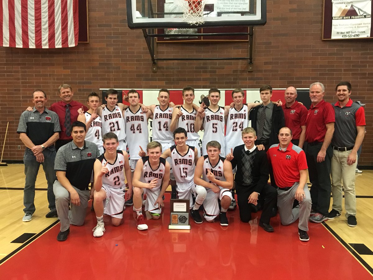 BartonCaleb's tweet photo. These last 4 years playing basketball for South Sevier High School have been the best 4 years of my life. These coaches and my brothers on the team have taught me things and made memories that I’ll never forget. I’ll always love you boys like you’re my little brothers.❤️🏀 https://t.co/SzTIa61nrx