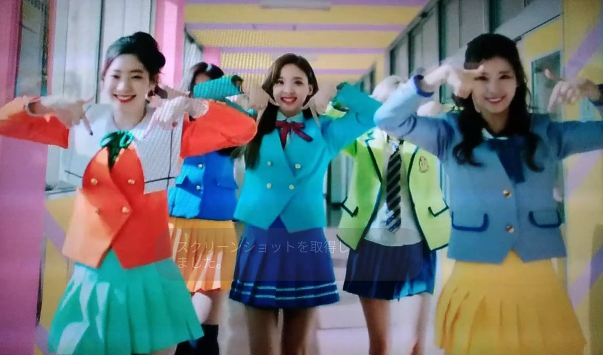 Tom Hills Na Twitteru Y Mobile Userなのですが このcm気に入ってます 転校生のていでtwice参加 Cm秒数で登場場面が前後するけど このポージングは馴染みがありますね