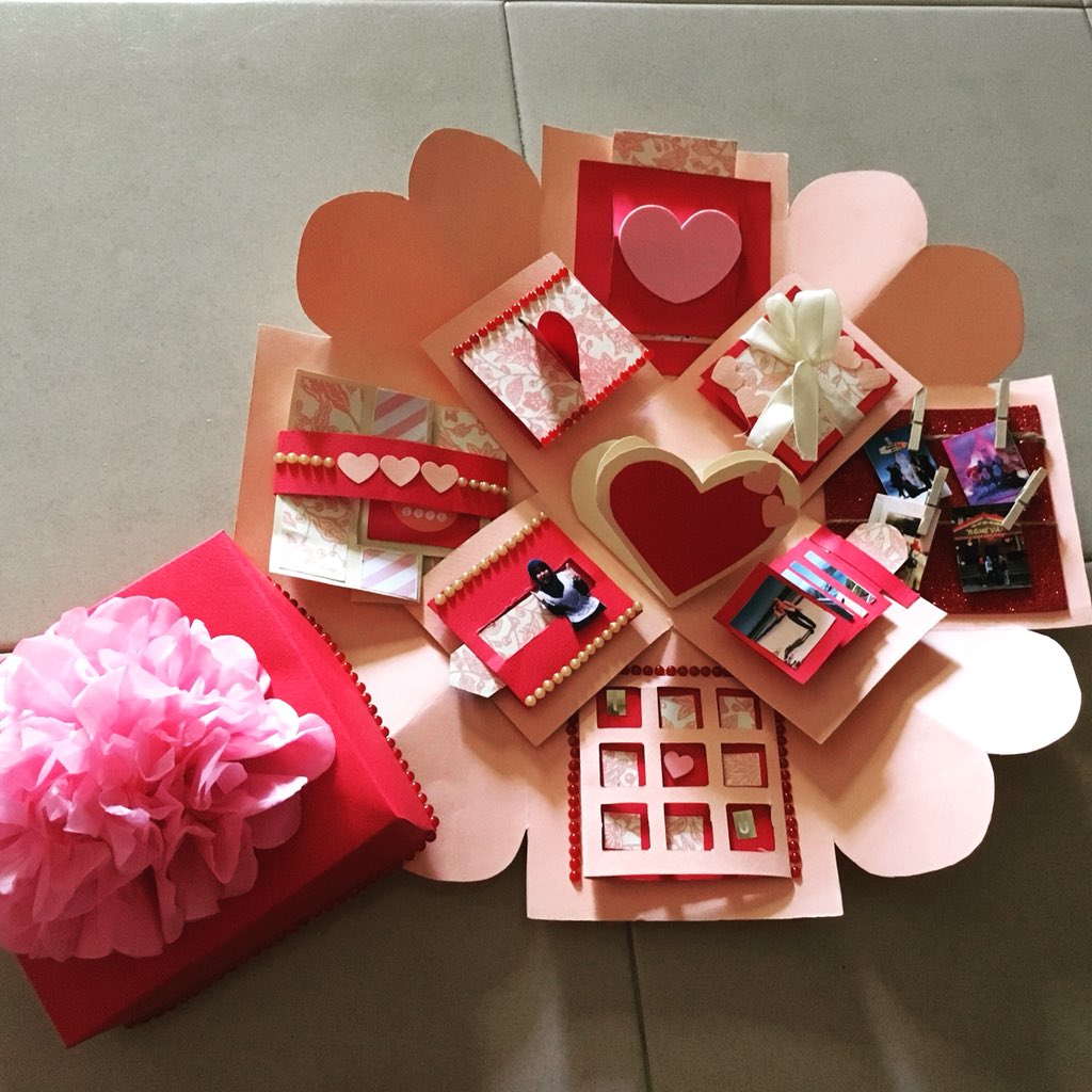 fiqraaz's tweet image. Suprise box. PM untuk menempah 😌#explosionbox #explodingbox #explosionboxmelaka #explodingboxmelaka #suprisebox #suprisemelakamurah