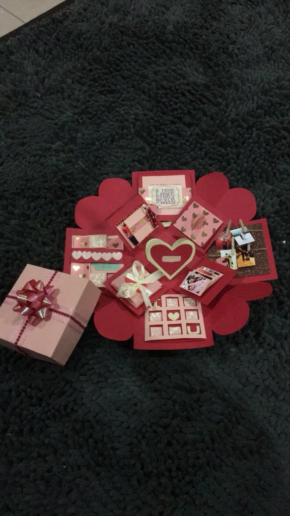 fiqraaz's tweet image. Suprise box. PM untuk menempah 😌#explosionbox #explodingbox #explosionboxmelaka #explodingboxmelaka #suprisebox #suprisemelakamurah