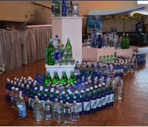 ArtsHumana's tweet photo. Now you see it, now you don't --the amazing water rush clear out at #IntlWatertasting #watertasting https://t.co/cpYNQI2ItJ