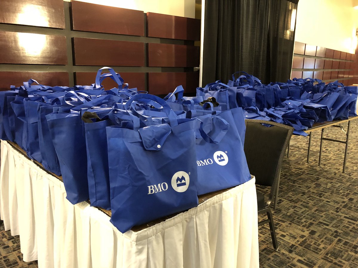 Great honour to attend Chinese New Year Gala with my <a href="/BMO/">BMO</a> colleagues hosted by University of Ottawa, Carleton University and Algonquin College Chinese Student Associations! Happy Chinese New Year to all! #beingeod #beingbmo <a href="/campagna_rick/">rick campagna</a> <a href="/OAbouzaher/">Omar Abouzaher</a>