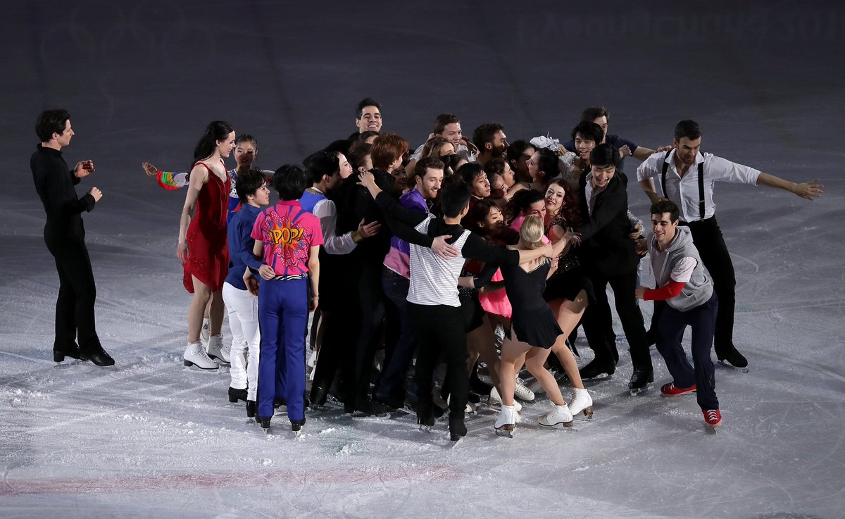 練習の時のお遊びかと思いきや 羽生選手を伊 ホタレック選手がエキシビションのフィナーレで高々とリフト Togetter 練習の時のお遊びかと思いきや 羽生選手を伊 ホタレック選手がエキシビションのフィナーレで高々とリフト Togetter