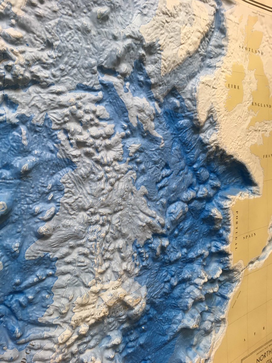 redgeographics's tweet photo. Loved this 3d map of the Atlantic seafloor 😍 #lovemaps #cartography #map #mapping https://t.co/INXcqLLsEz