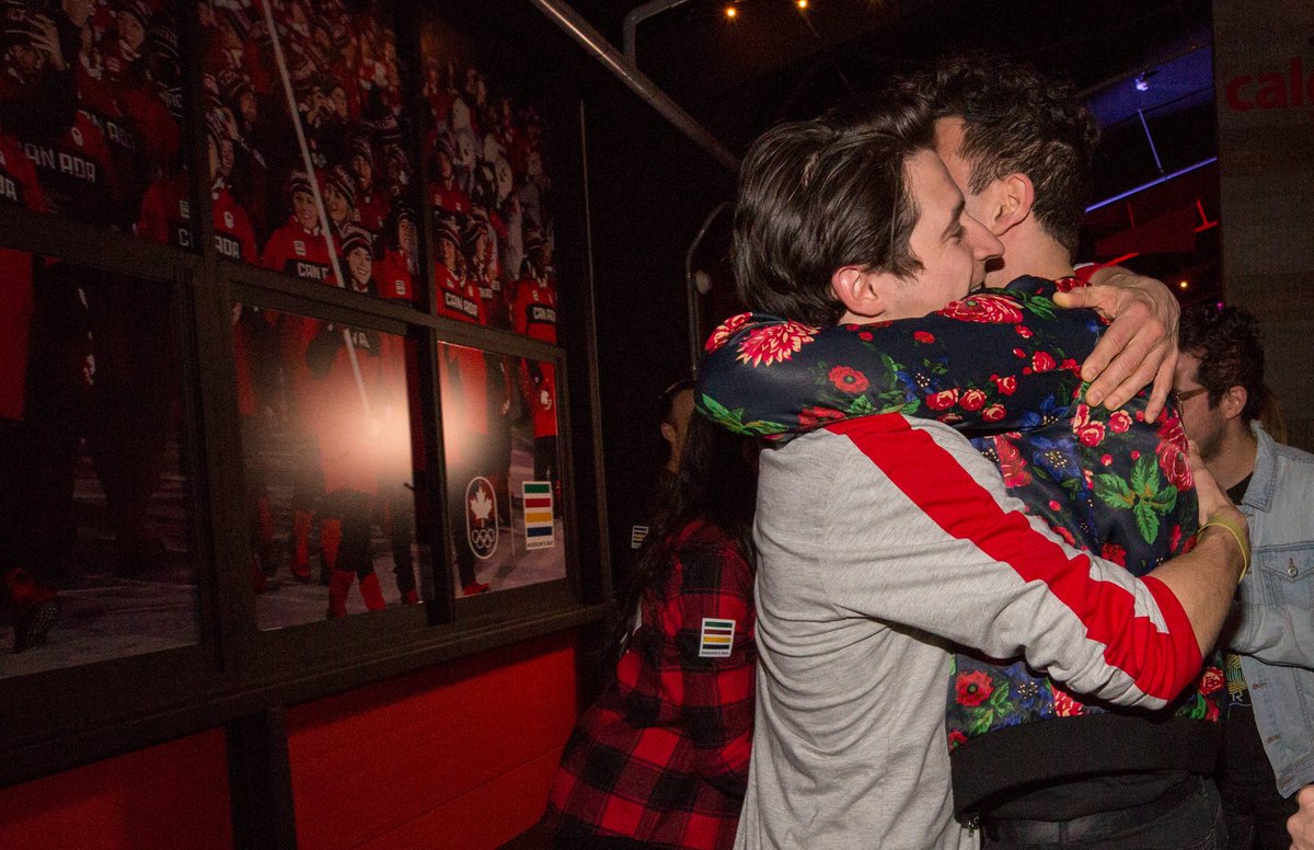 arkellsmusic's tweet image. Craziest party EVER. Huge ❤️ to Tessa &amp;amp; Scott for introducing us, the Women’s Hockey for singing Kareoke and Tristian Walker for sitting in on the drums for a tune. 🇨🇦🕺🏽💃🏻🎤