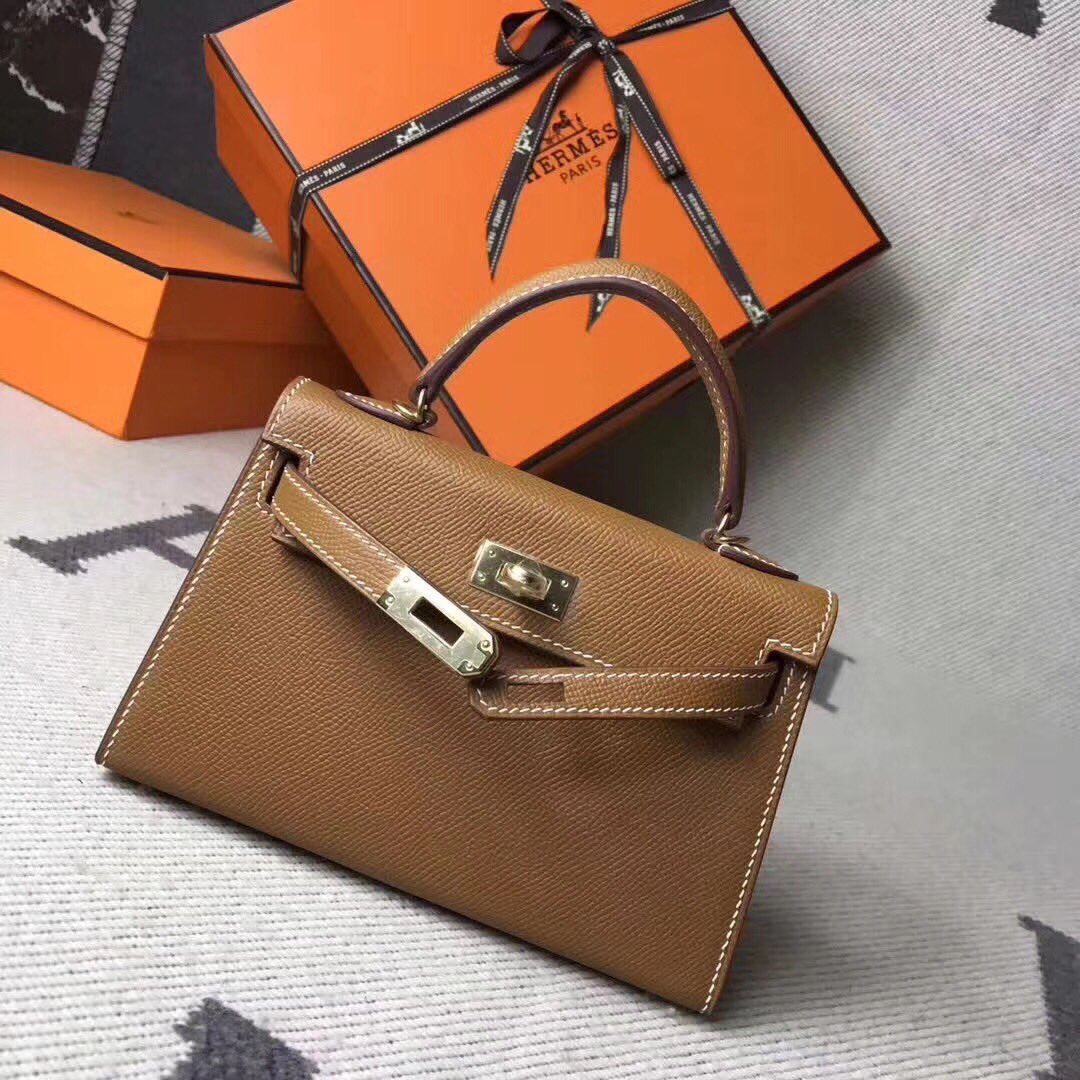 yooky_zhou's tweet photo. Shopping makes us happy 😊 #shopping #bag #happy #fashionbag #brandbag #luxurybag #hermes #hermesdubai #hermès #lovebags #hermeskelly #hermeslover #hermeslindy #newyork_instagram #fashionblogger https://t.co/ndyU9oDkuR