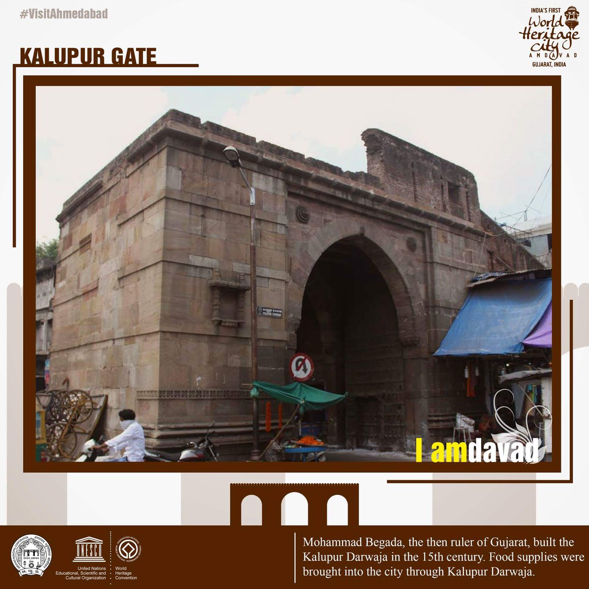 AmdavadAMC's tweet image. Kalulpur Gate
#DidYouKnow? Mohammad Begada, the then ruler of Gujarat, built the Kalupur Darwaja in the 15th century. Food supplies were brought into the city through Kalupur Darwaja.  
@GujaratTourism 
#VisitAhmedabad #IAmdavad #WorldHeritageCity #KnowYourCity