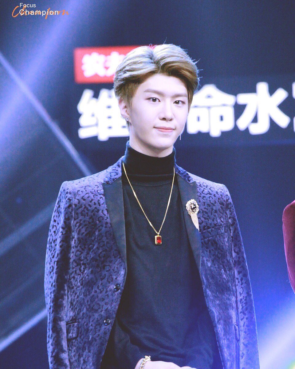 TangerineBear_'s tweet photo. 【HD】20180217 《VERY GOOD》 3P
。
HES SUCHA A QTPIEEE🙈😆😆
。
Photo Credits : Focus Champion
。
#Adam范丞丞 #Adam #范丞丞 #fanchengcheng #ChengChengFan #phạmthừathừa #乐华娱乐 #IdolProducer https://t.co/Jl8zyAKC0M