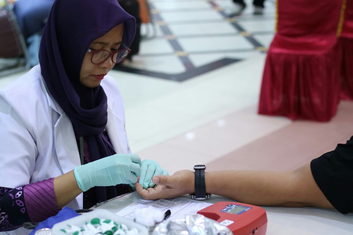 KASKUSAKURA's tweet photo. Donate your blood, and make a difference! @kaskus #KaskusPeduli #Blood4Life #KaskusRegionalKaltim #SamarindaCentralPlaza https://t.co/1gleRtWJHM