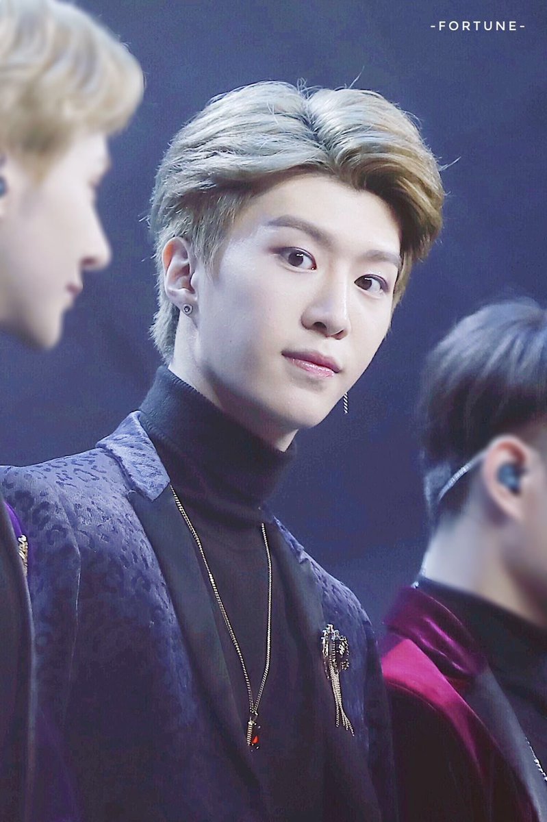 TangerineBear_'s tweet photo. 【HD】20180217 Very Good 1P
。
( ˊ̱˂˃ˋ̱ )This is WAY TOO CUTEEE AND HANDSOME(≧∀≦)
Can’t handle any further ! This gentleman here has to stop 🙈🙈
。
Photo Credits : FORTUNE_0616
。
#Adam范丞丞 #Adam #范丞丞 #fanchengcheng #ChengChengFan #phạmthừathừa #idolproducer2018 https://t.co/Hre4e2X9Wt