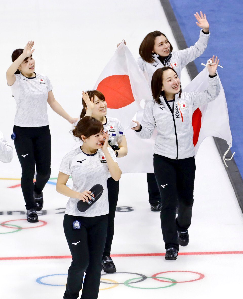 stagepro1974's tweet photo. 🎊#Congratulations‼️✨
#Curling
🥉#BronzeMedal
#JPN
#SatsukiFujisawa✨#ChinamiYoshida✨
#YumiSuzuki✨#YurikaYoshida✨
#MariMotohashi✨
#PyeongChang2018
#カーリング
#日本代表✨#銅メダル
#藤沢五月 #吉田知那美
#鈴木夕湖 #吉田夕梨花
#本橋麻里 #LS北見
#そだねー #もぐもぐタイム https://t.co/42xHse9iUg