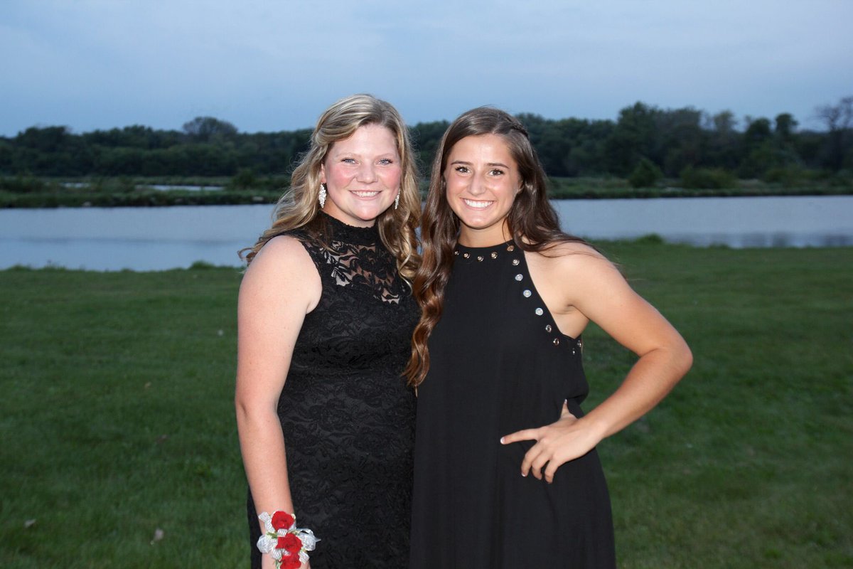 cstalzer9's tweet photo. Happy birthday karley❤️❤️❤️❤️ love youuuuuuuu https://t.co/haOlNMSz4i