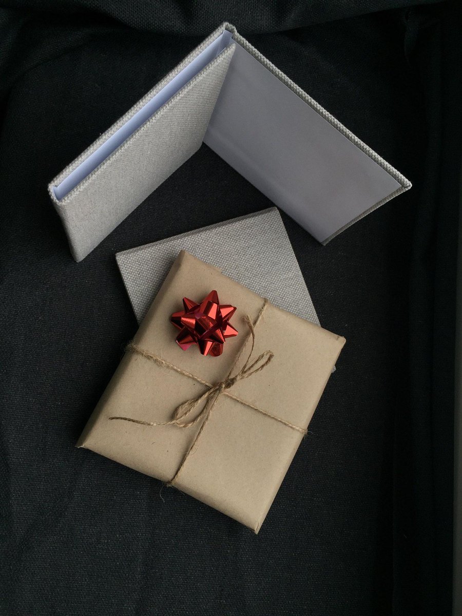 putitherestore's tweet photo. 4x6 Linen Slip-In Mats is a nice #present for ones you #love #photo #photoframes #trifold #folioholder #memories https://t.co/LvvQCmxPPu https://t.co/wQwjEMOpcb
