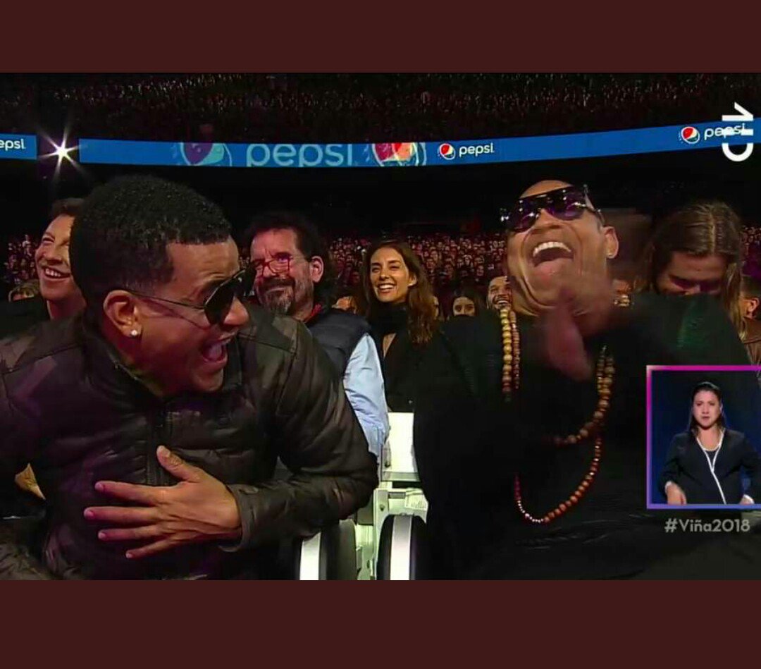 Lnikitag's tweet photo. Mi @josemvinuela creo que ellos te quieren destronar !! @GdZOficial 😂😂😂😂😘😘😘😘 https://t.co/VgT3lvYt5e