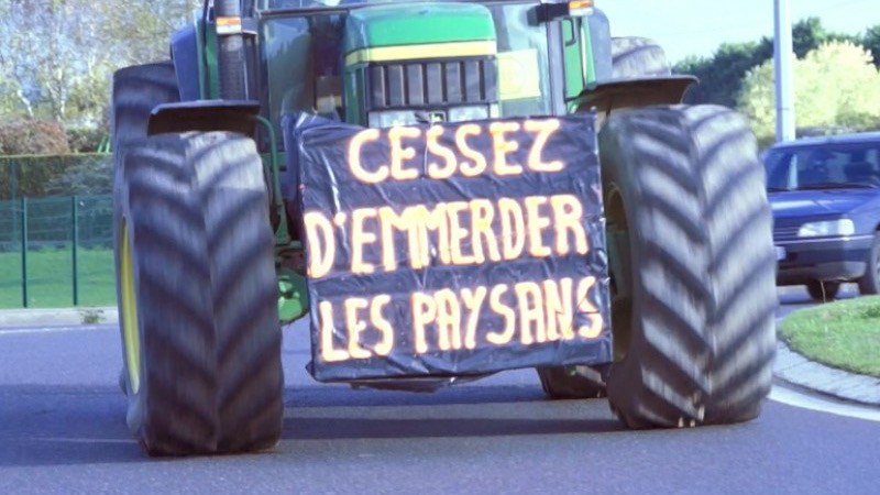 PeopleActMag's tweet photo. Le président @EmmanuelMacron à l’épreuve du feu, hier, pendant 12h au Salon de l’ #agriculture à #Paris pour affronter les inquiétudes des #agriculteurs. La #FNSEA réclame des garanties pour faire respecter la #LOI > https://t.co/aDGA6x404w https://t.co/au6aim5WqM