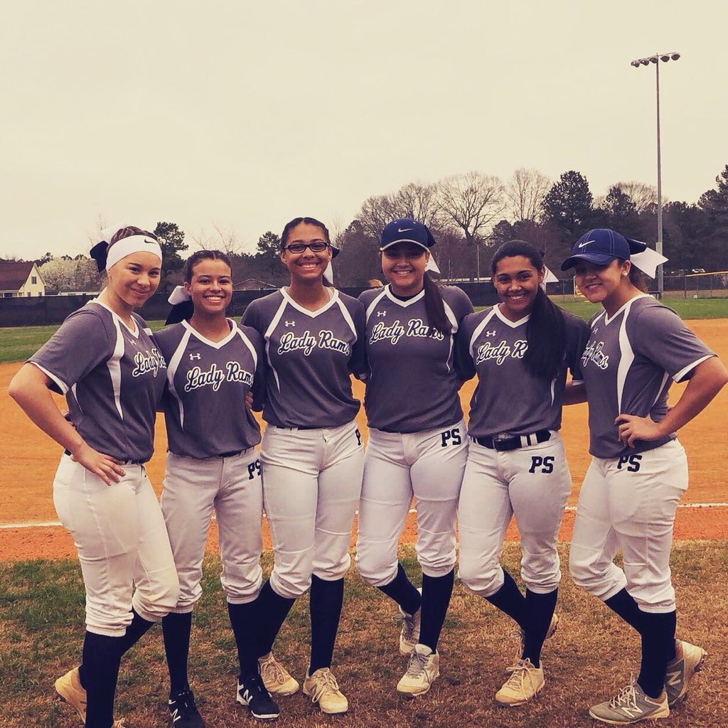 CindyLocklear79's tweet image. Seniors last Jamboree!! Great start to the season!! @SwettAthletics @SoftballRams @willdeese