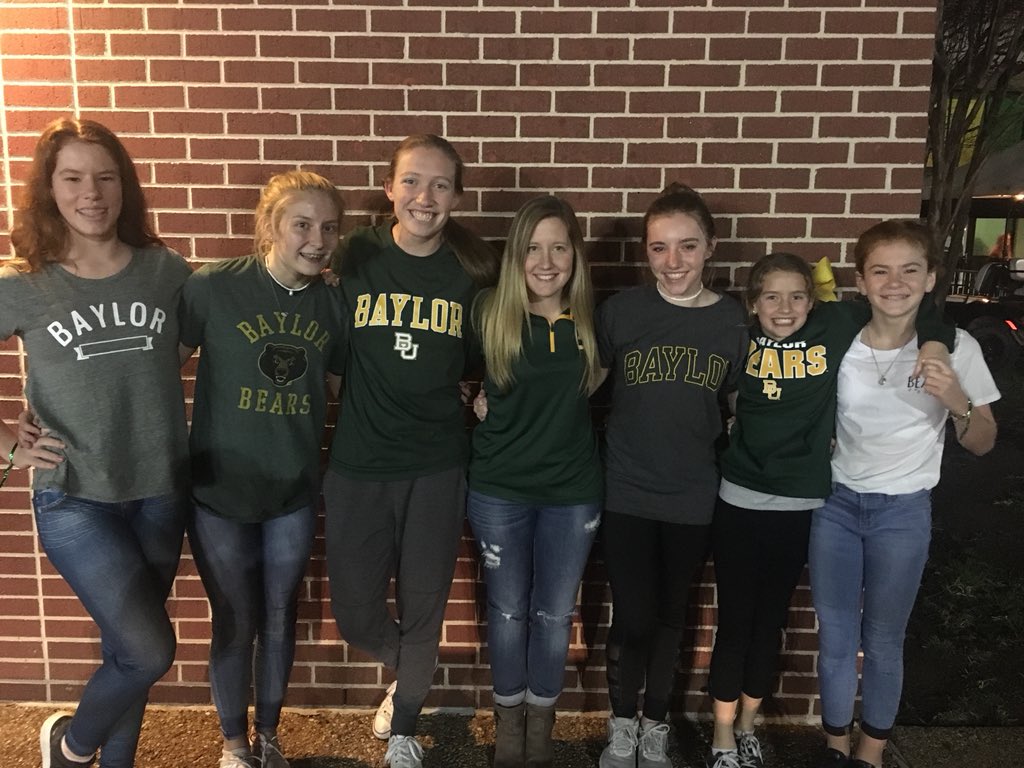 BStout5's tweet photo. Way to go @BaylorAcroTumb on your win against Oregon! #sicem #myfuturebears https://t.co/xYpCdZORFX