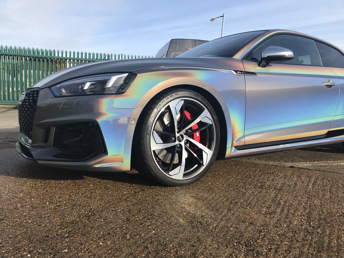 This 3M psychedelic flip looks subtle...until the sun hits it... #AudiRS5