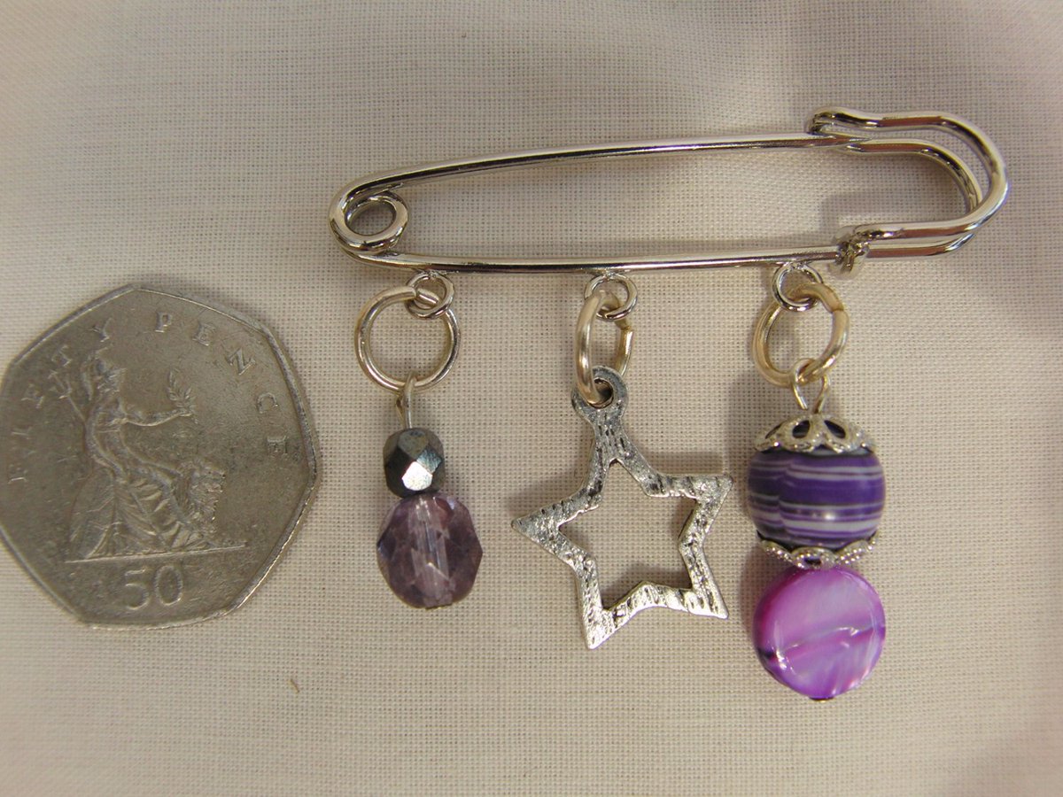 Very pretty purple agate and mother of pearl kilt pin brooch from my etsy shop. etsy.me/2CgHajX #etsy #etsyseller #etsyshop #etsyfinds #etsystar #anniversarygift #giftforher #mothersdaygift #jewellery #brooch #kiltpinbrooch #kiltpin #purplebrooch #agatebrooch