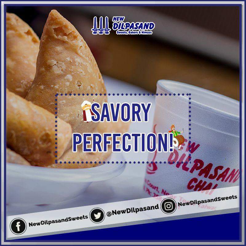 NewDilpasand's tweet photo. Samosas do not need any introduction and there is always time to grab one! Do you agree?

#NewDilpasand #Sabkipasand #Samosas https://t.co/fGfkASqRY3