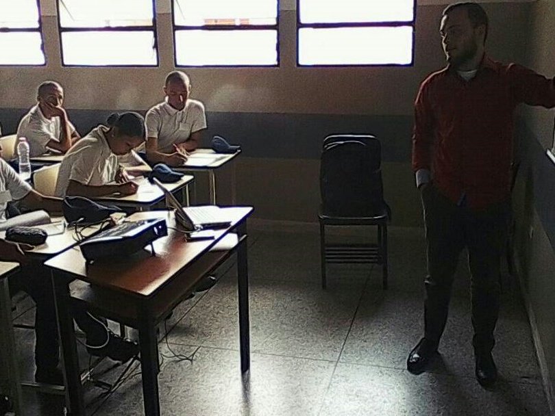 CIVSUNESMerida's tweet photo. @meridaunes inició el Seminario de Metodología dando cumplimiento a la Fase I del mismo, con participación de la comunidad UNESISTA. @alanazuloaga  @gralcacioppo https://t.co/BUDTERRDBU