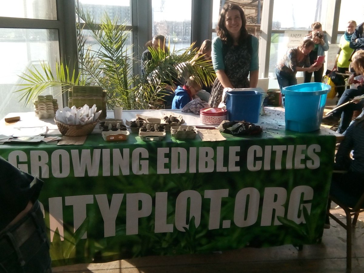 Cityplot's tweet photo. Cityplot in Rotterdam yesterday!  #ERGroeit #ReclaimtheSeeds @AseedEurope @BlueCity010 https://t.co/zAzHxKX0Op