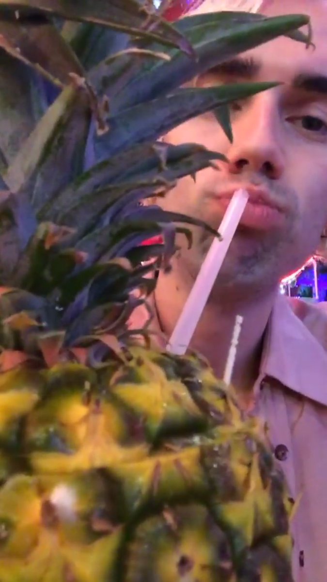 New photos of Joey in Honolulu: