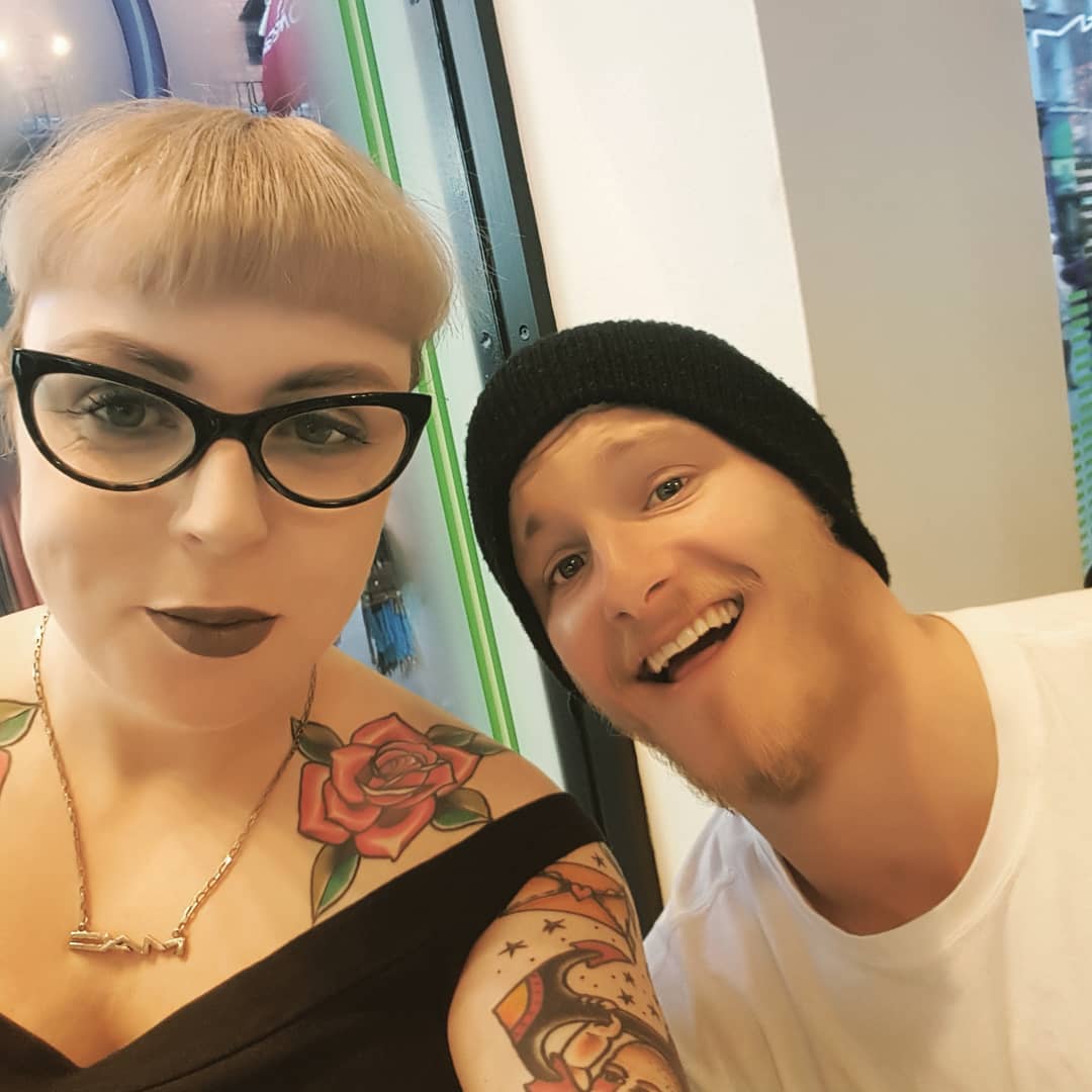 AlexLudwigRus's tweet photo. Met this dreamboat today in work. What a gent!! #vikings https://t.co/MlKAhUcwio https://t.co/47kj8v8gEe