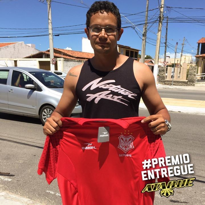 CanalAtaque's tweet photo. PRÊMIO ENTREGUE!
Parabéns @diego.melo89 !
Muito obrigado a todos que participaram do sorteio! .
#SorteioAtaque #Manto #cssergipe #futebolseegipano #esportesergipano #canalataque #aracaju #sergipe https://t.co/h2DCNNGOQA https://t.co/hPXaVwaARS