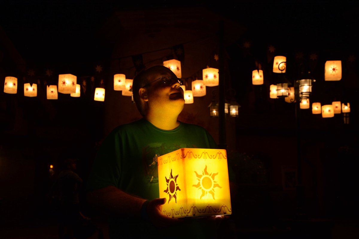 ScottKumka's tweet photo. Rapunzel's Floating Lantern #NowISeeTheLight #NotACharacter https://t.co/pw6dY7cL0z