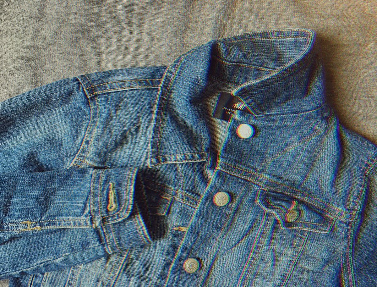 tirynnelimbasan's tweet image. Finally scored a denim jacket that’s on my size. Hallelujah! 😁💃🏻 #petiteproblems