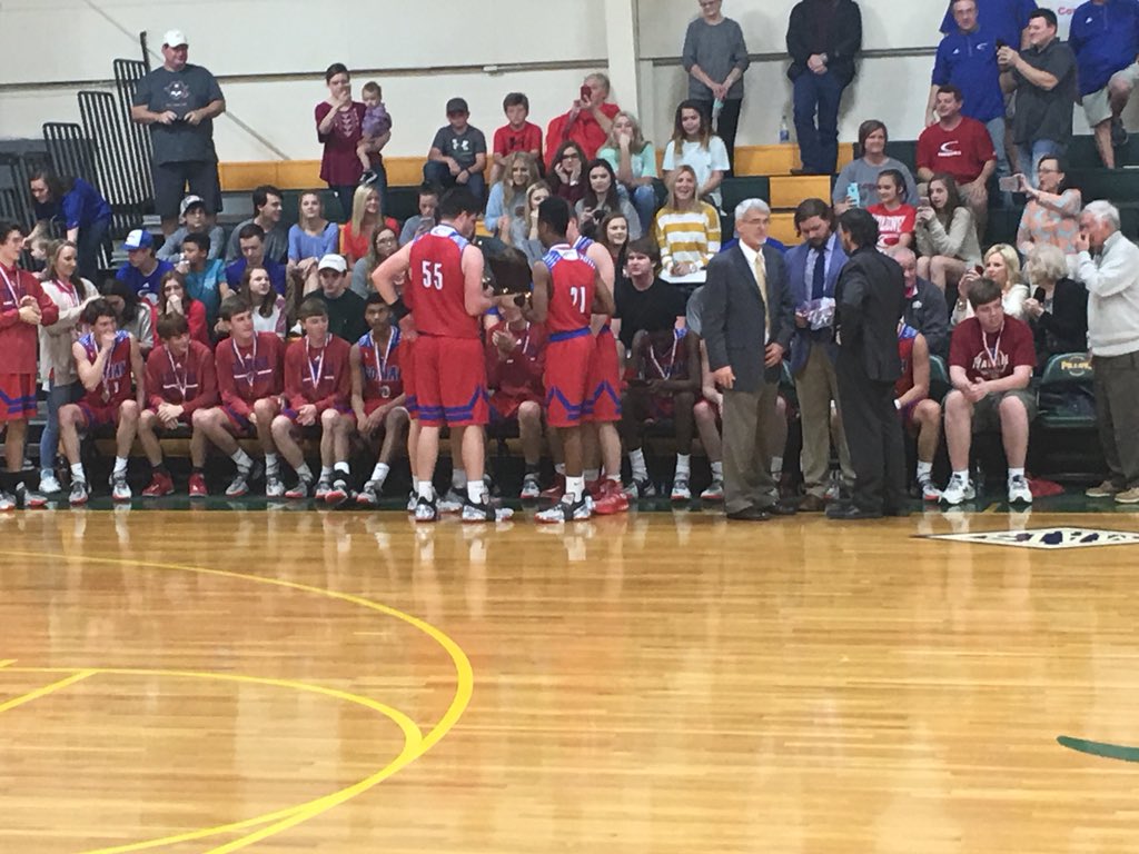 Copiah_Colonels's tweet photo. LADIES AND GENTLEMEN, the AAAA Division 2 BASKETBALL STATE CHAMPIONS, your COPIAH COLONELS!!!!!!!!!!!!!!
Copiah defeated Mag. Hts by a score of 55-51! #Copiah #GoColonels #StateChamps https://t.co/sd0oVDpUZ5