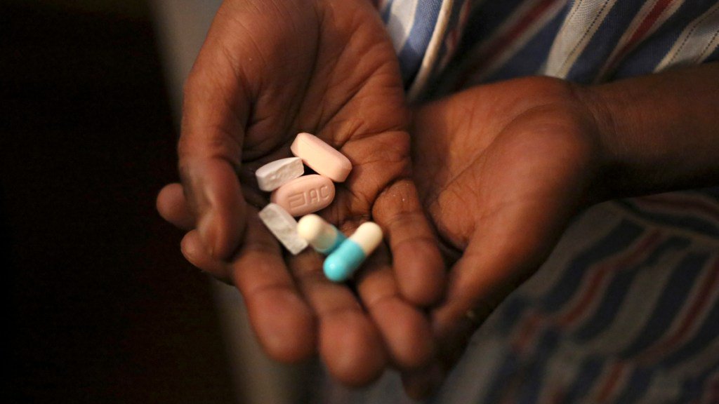 kpmeyake's tweet photo. Private Hospitals, Including Fortis, Making Profits up to 1737%: Drug Price Regulator’s New Study https://t.co/hJZk5sWNOc https://t.co/MTfBxVAGFg