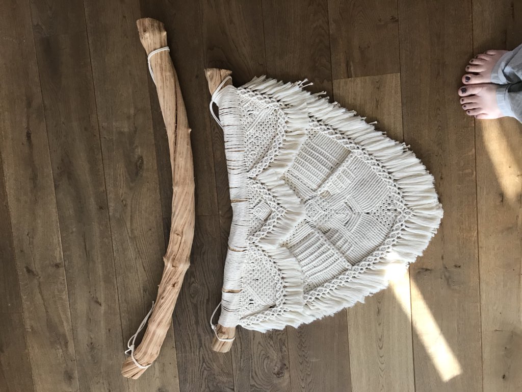 MiniSwells's tweet photo. When They ASK You to make Am even bigger version 🤩😅😍😱 https://t.co/Xm4Uyg2VAk #macrame #etsyshoo #handmade #wallart #bohochic https://t.co/cH2ytp77E6