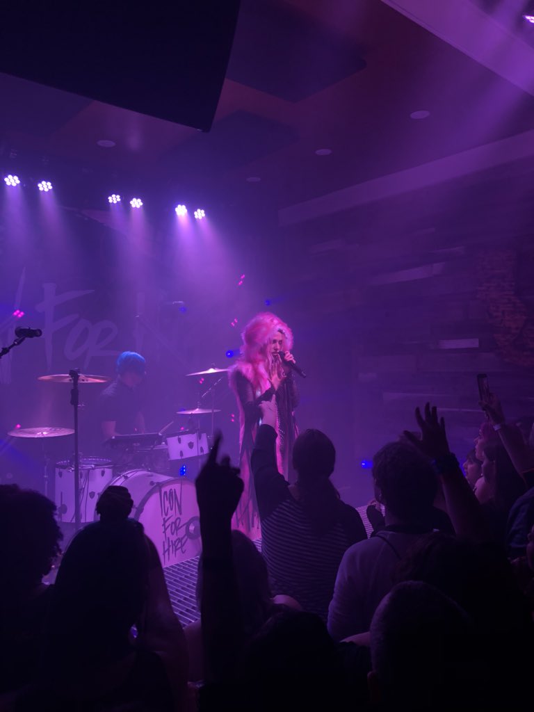 RagetheMudkip's tweet image. Had such a blast tonight being able to watch and even meet a very influential band in my life. Thank you @iconforhire team especially @barbieariel and @shawnjump for such a great show. I hope to see you guys again some day. #iconarmy