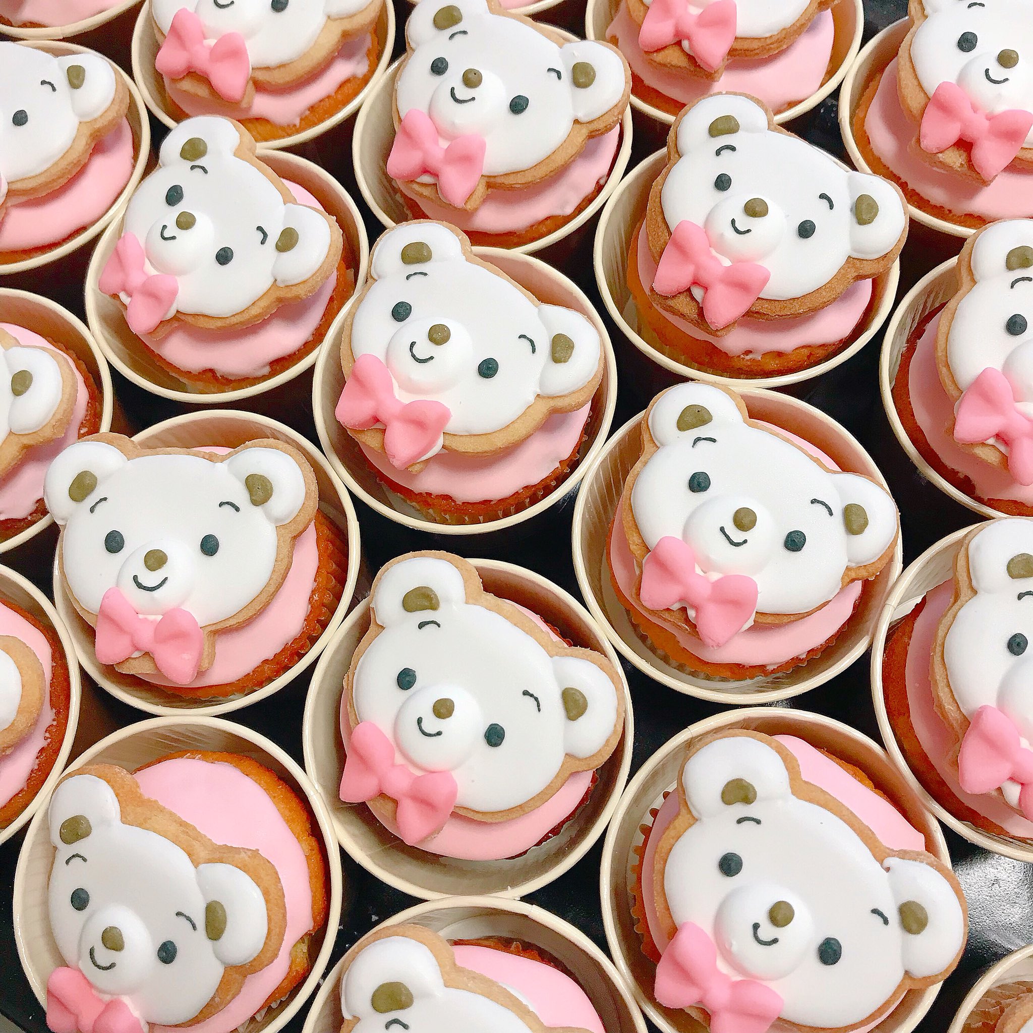 Mica ベビー子供服の ファミリア さんのマタニティパーティーで きび砂糖のメレンゲクッキー と ファミちゃんカップケーキ をお作りさせていただきました ファミリア神戸元町本店 ファミリア銀座本店 ファミリア横浜元町店 ファミリア代官山店