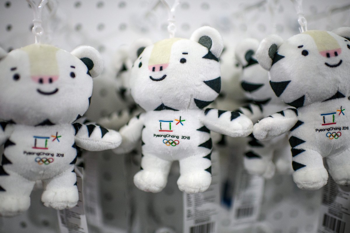 [KAI] #Soohorang is so cute. ❤ #Olympics  <a href="/weareoneEXO/">EXO</a> #ClosingCeremony
#EXO #엑소