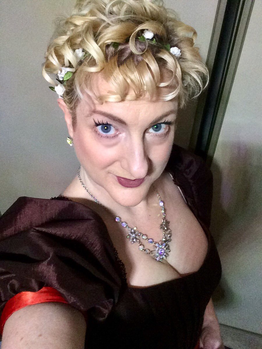 CameraCat's tweet image. Prerequisite selfie #PrideAndPrejudiceBall #RegencyBallYEG #JaneAustenStyle